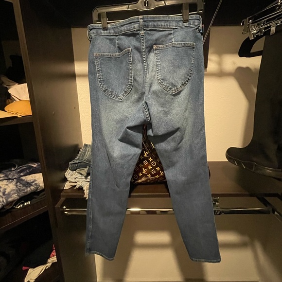 Cute High Rise Jeans - Picture 3 of 5